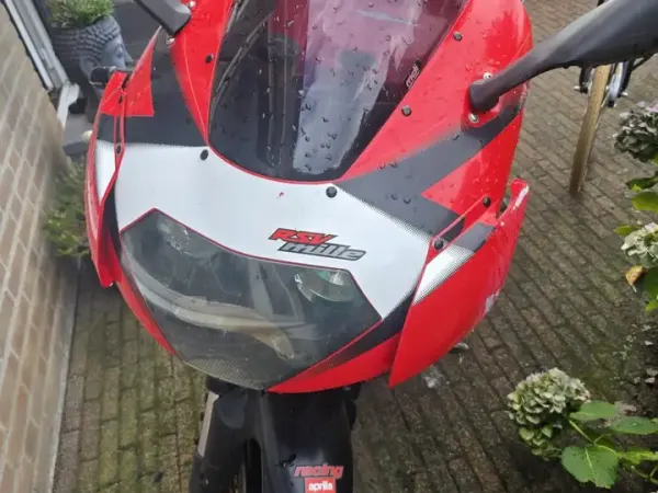 2002 Aprilia RSV Mille - € 1.000 (1/1)