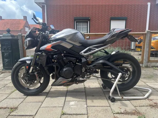 Bouwjaar onbekend Triumph Street Triple 765rs Silver 2023 - € 12.275 (1/1)