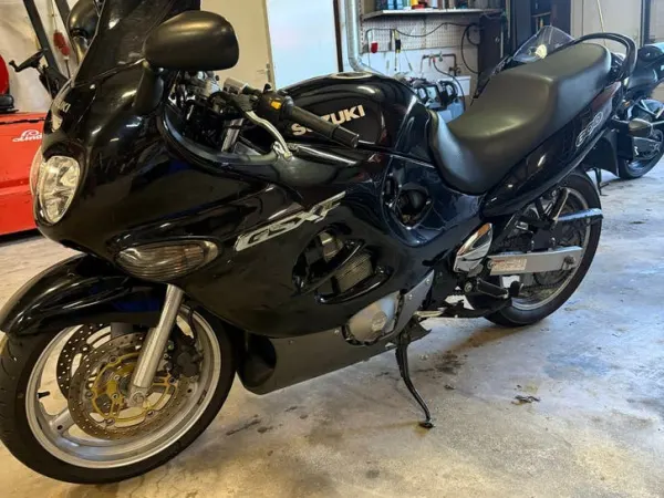 1999 Suzuki GSX 600F-Sportieve Toermotor - € 1.125 · Bieden (1/1)