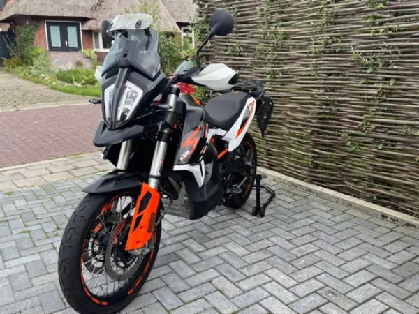 2022 KTM 890 Adventure R - €10,500 · Bidding (1/1)