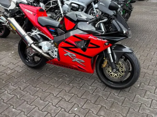 2003 Honda Fireblade - €4,250 · Bidding (1/1)