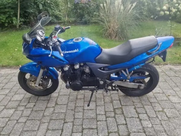 2003 Kawasaki ZR-7 - € 975 · Bieden (1/1)