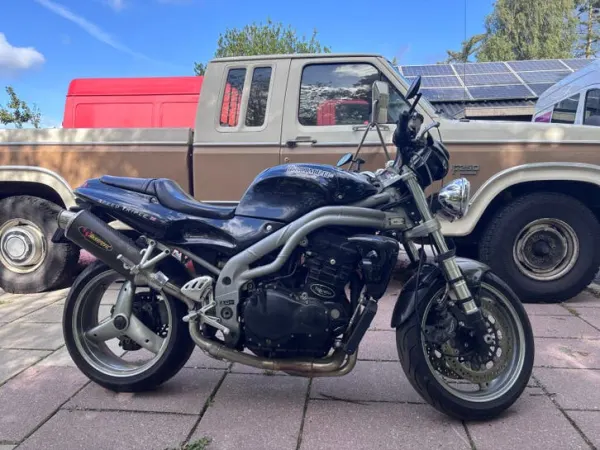 Bouwjaar onbekend Triumph Speed Triple 955i - € 2.000 · Bieden (1/1)