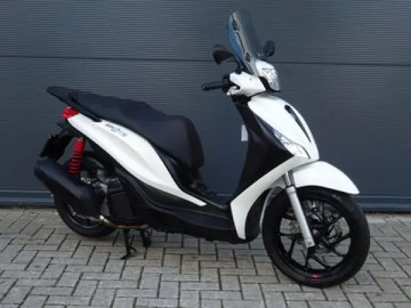 2023 Piaggio Medley S - € 2.999 (1/1)