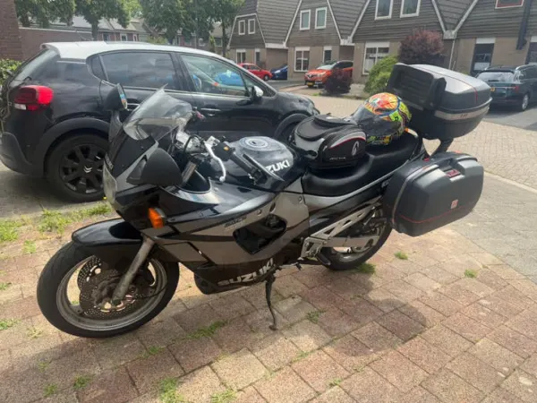 Bouwjaar onbekend Suzuki gsx 750 f - € 2.000 · Bieden (1/1)