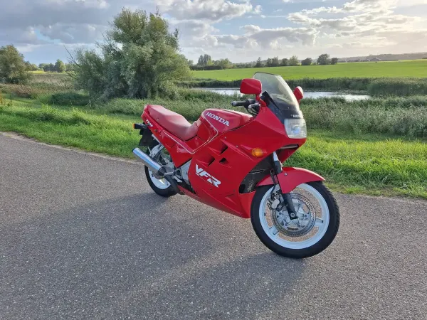 1989 Honda VFR 750 - € 1.100 (1/1)