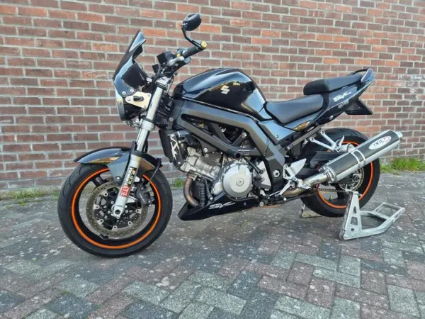 Bouwjaar onbekend Suzuki SV 1000 - € 3.650 · Bieden (1/1)