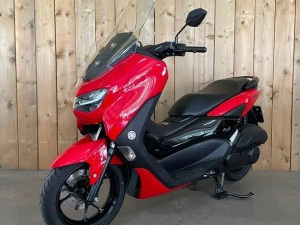 2025 Yamaha Nmax 155 Slechts 2564KM, Verkeerd IN NIEUWSTAAT! - € 3.999 (1/1)