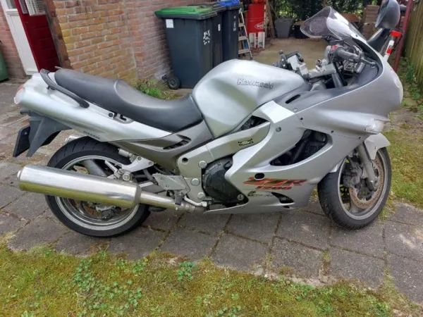 2002 Kawasaki ZZR 1200-2002 - € 2.850 (1/1)