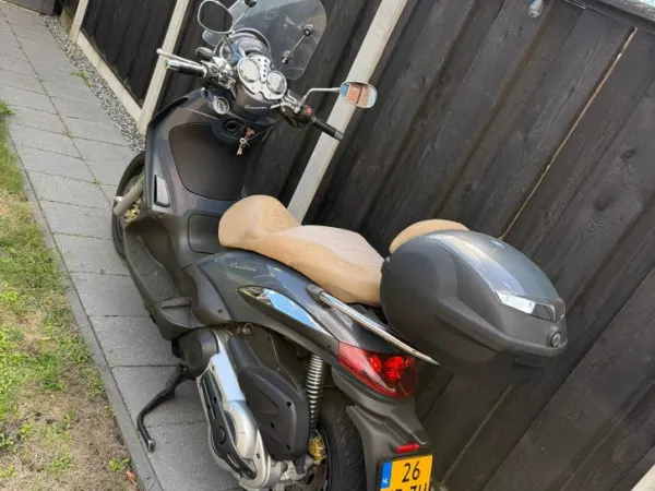 2008 Piaggio Beverly 500 - € 2.750 · Bieden (1/1)