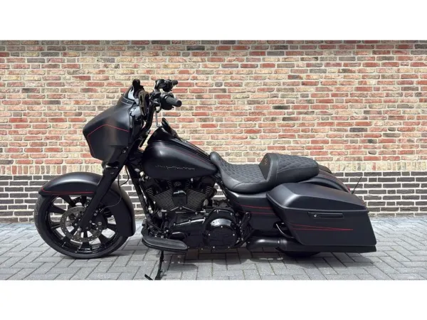 2016 Harley-Davidson Street Glide FLHX - €18,945 (1/1)