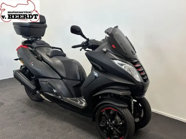 Year unknown Peugeot Metropolis 400 Geschikt met Autorijbewijs (bj 2020) - €5,950 · Bidding (1/1)