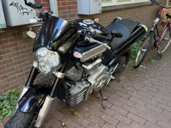 2005 Yamaha MT01. Rizoma spiegels,slot en Koffers met Drager - Bieden (1/1)