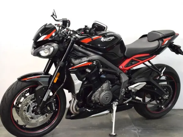 2021 Triumph Speed Triple - € 8.450 · Bieden (1/1)