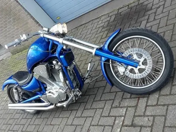 1996 Suzuki Intruder 1400V-Chopper Stijl - € 6.900 · Bieden (1/1)
