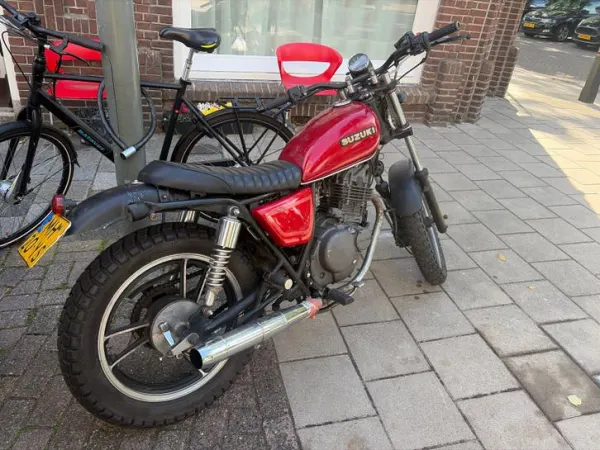 1988 Suzuki RN250-Klassieke Scrambler Stijl Motorfiets - € 825 · Bieden (1/1)