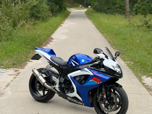 Bouwjaar onbekend Suzuki Gsxr 750 A2 - € 7.500 · Bieden (1/1)