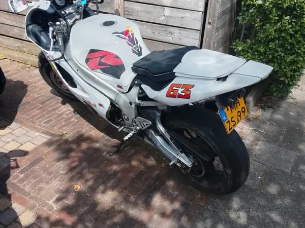 Bouwjaar onbekend Suzuki GSX-R Sportmotor uit 1998 - € 1.100 · Bieden (1/1)
