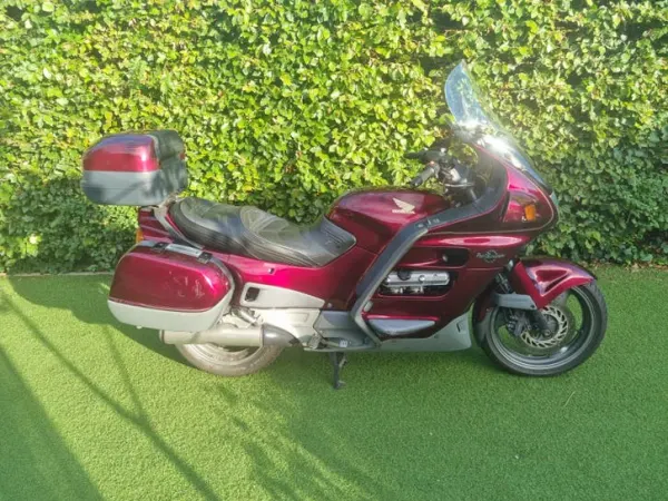 Bouwjaar onbekend Honda ST 1100 - € 1.650 · Bieden (1/1)