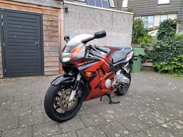 1998 Honda cbr600 f3 - €1,500 · Bidding (1/1)