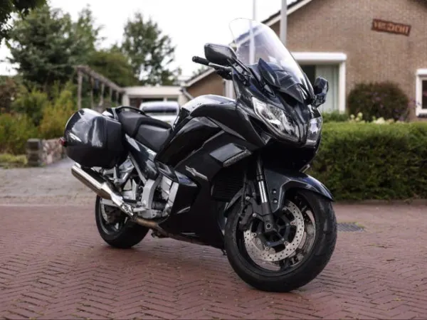 2015 Yamaha FJR1300A-2015-47.153km - €10,250 · Bidding (1/1)
