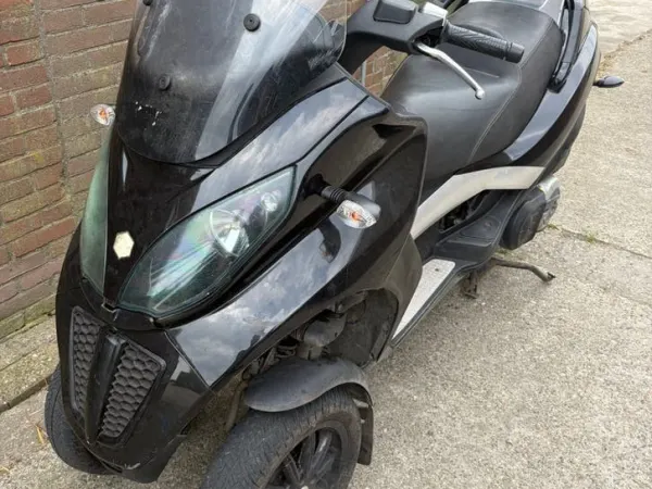 Bouwjaar onbekend Piaggio MP3 500 - € 2.750 · Bieden (1/1)