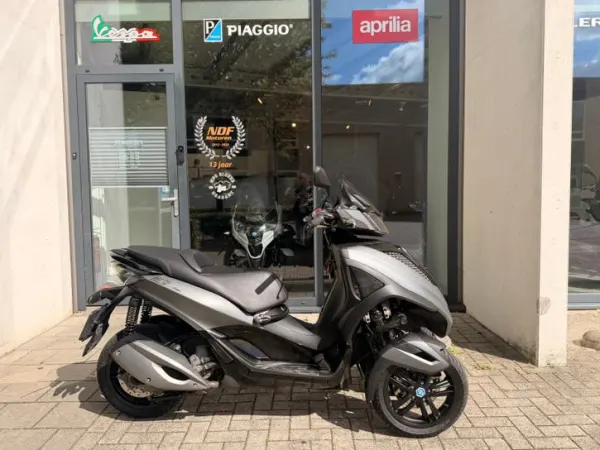 Year unknown Piaggio mp3 300 Yourban autorijbewijs! - €3,450 · Bidding (1/1)
