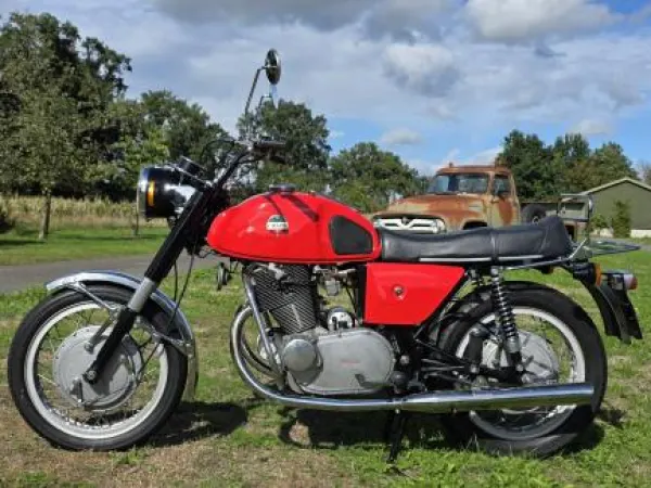 1971 Laverda GTF 750cc 1971 Matching Numbers and Dutch Registration - € 10.450 (1/1)