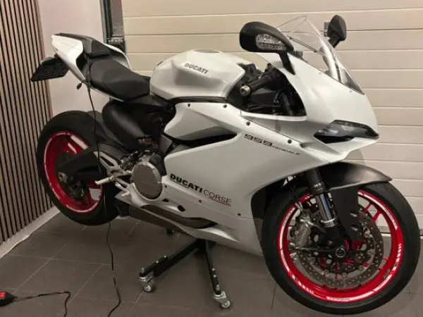 Bouwjaar onbekend Ducati 959 Panigale - € 12.950 · Bieden (1/1)