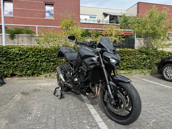 2025 Kawasaki Z 900 - € 11.000 · Bieden (1/1)