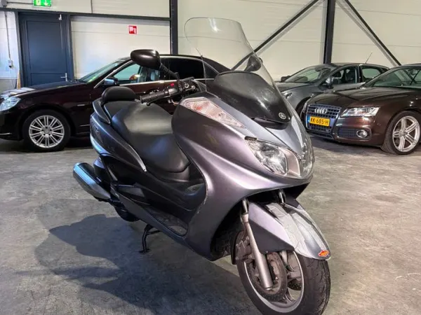 2006 Yamaha Majesty 400 - € 1.995 (1/1)