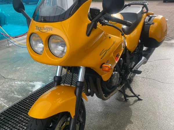 1999 Triumph Sprint 900 - €1,750 · Bidding (1/1)