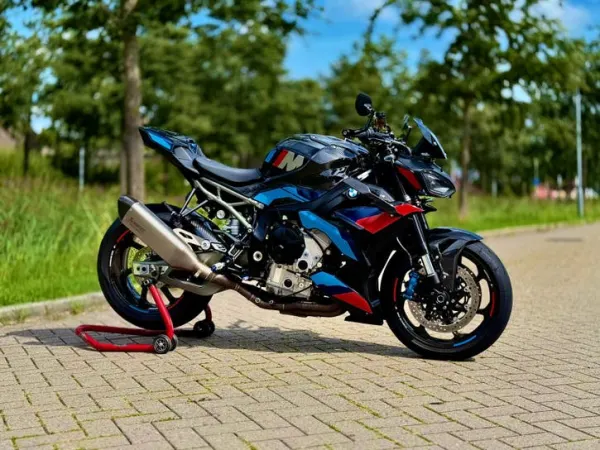 2025 BMW M1000R ///Competition “Nieuwstaat” 3517 km! Org.NL - € 29.950 · Bieden (1/1)