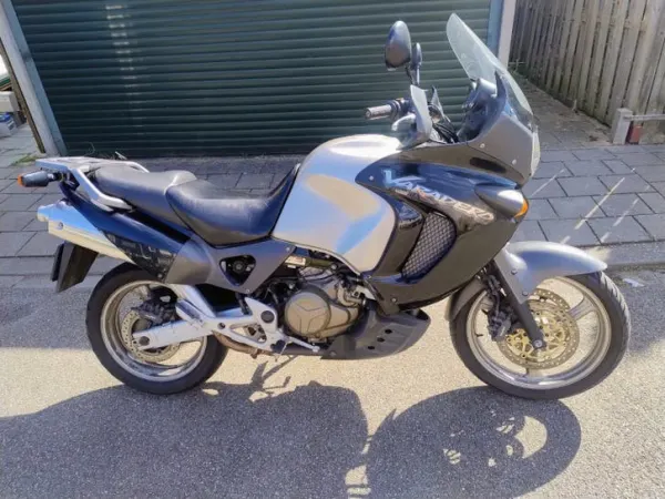 Bouwjaar onbekend Honda Varadero - € 1.500 · Bieden (1/1)