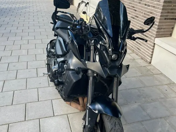 2022 Yamaha MT 09 - €9,400 · Bidding (1/1)