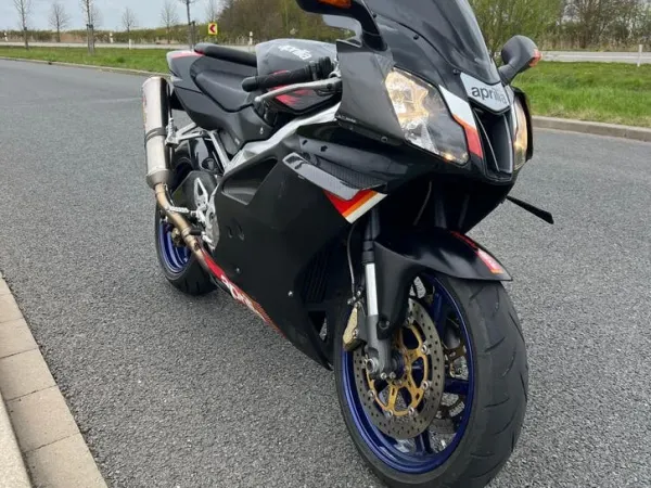 2004 Aprilia RSV 1000 R - €3,100 (1/1)