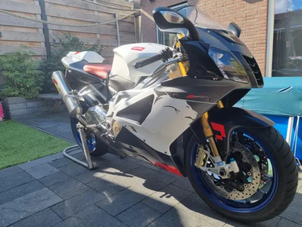 2006 Aprilia RSV 1000 R - €4,250 (1/1)