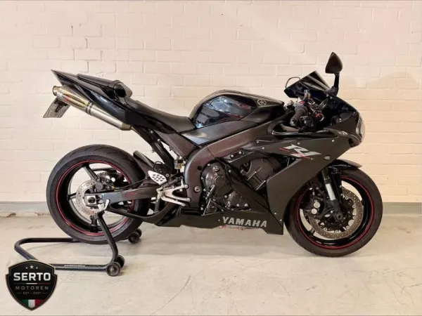 2006 Yamaha YZF R1 - Reserved (1/1)