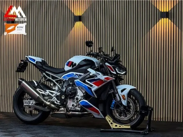 2029 BMW M 1000 R - Akrapovic - Garantie 2029 - Nieuwstaat - € 24.999 (1/1)