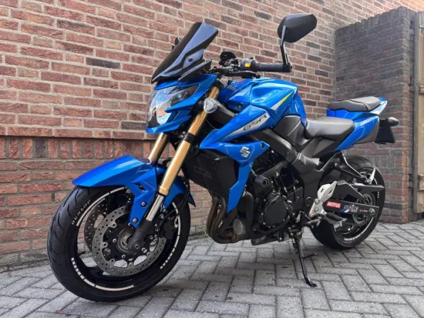Year unknown Suzuki GSR 750 - €6,250 · Bidding (1/1)