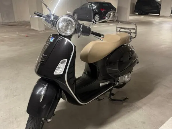 2016 Vespa 250 i.e Zwart 2016 ABS LED USB - €4,250 (1/1)
