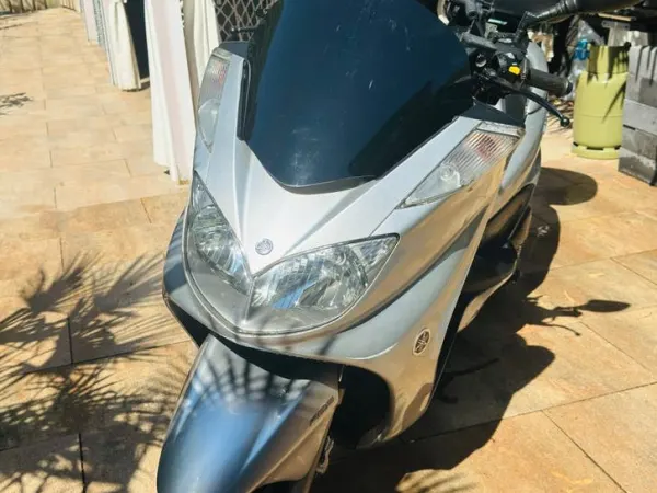 2009 Yamaha Majesty 400 - €1,350 · Bidding (1/1)
