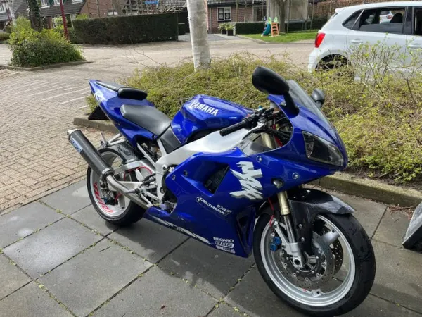 1998 Yamaha R1 Bouwjaar 1998 - € 4.950 · Bieden (1/1)