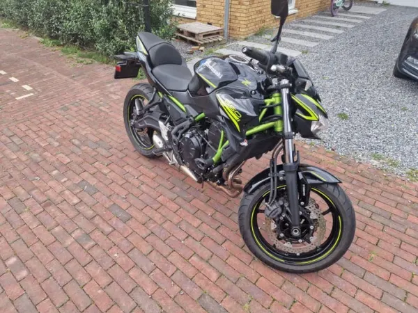 Year unknown Kawasaki Z 650 - €7,000 · Bidding (1/1)