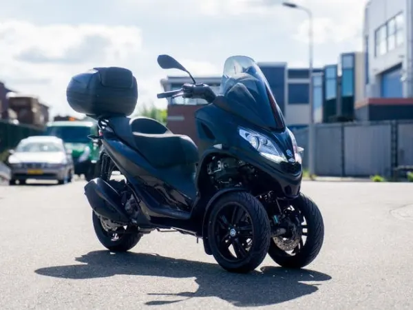 2023 Piaggio MP3 300 - Gereserveerd (1/1)