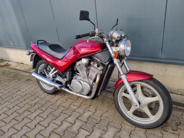 1995 Suzuki VX 800 - €1,250 · Bidding (1/1)