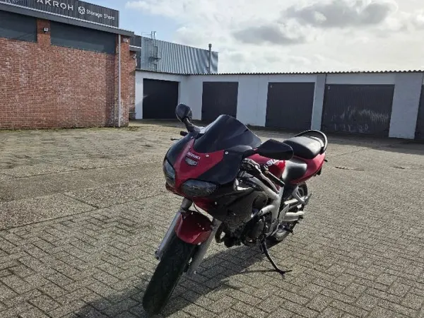 2001 Suzuki SV 650 - € 2.100 (1/1)