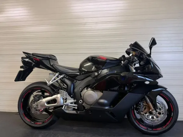 2005 Honda CBR 1000 RR Fireblade | Akrapovic | Nieuwe Banden - € 5.950 (1/1)