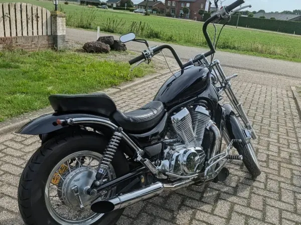 1995 Suzuki VS 800 - € 2.350 · Bieden (1/1)