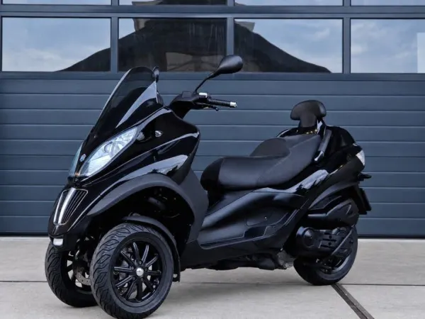 2009 Piaggio MP3 400 - €3,500 · Bidding (1/1)